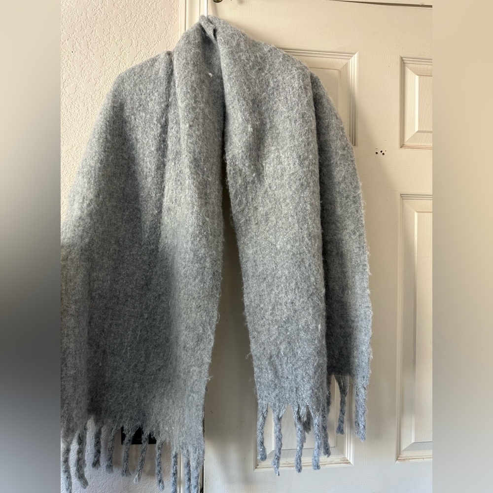 Hollister Chunky scarf